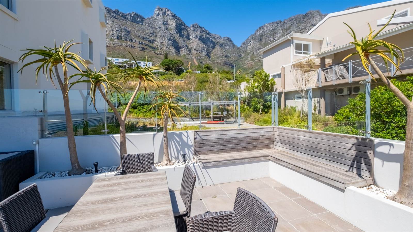 1 Bed Apartment in Camps Bay photo number 13
