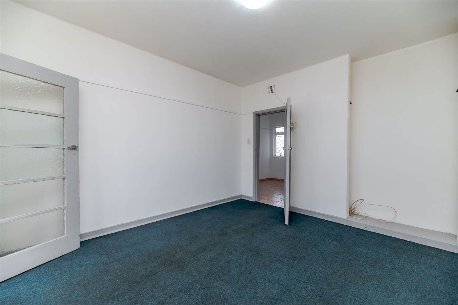 1 Bed Apartment in Windermere photo number 17