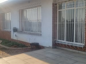 3 Bed House in Dersley