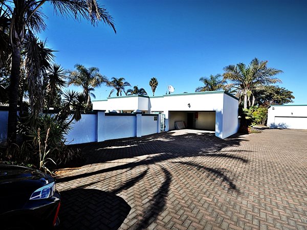 3 Bedroom Townhouse 3 Bedroom Townhouse