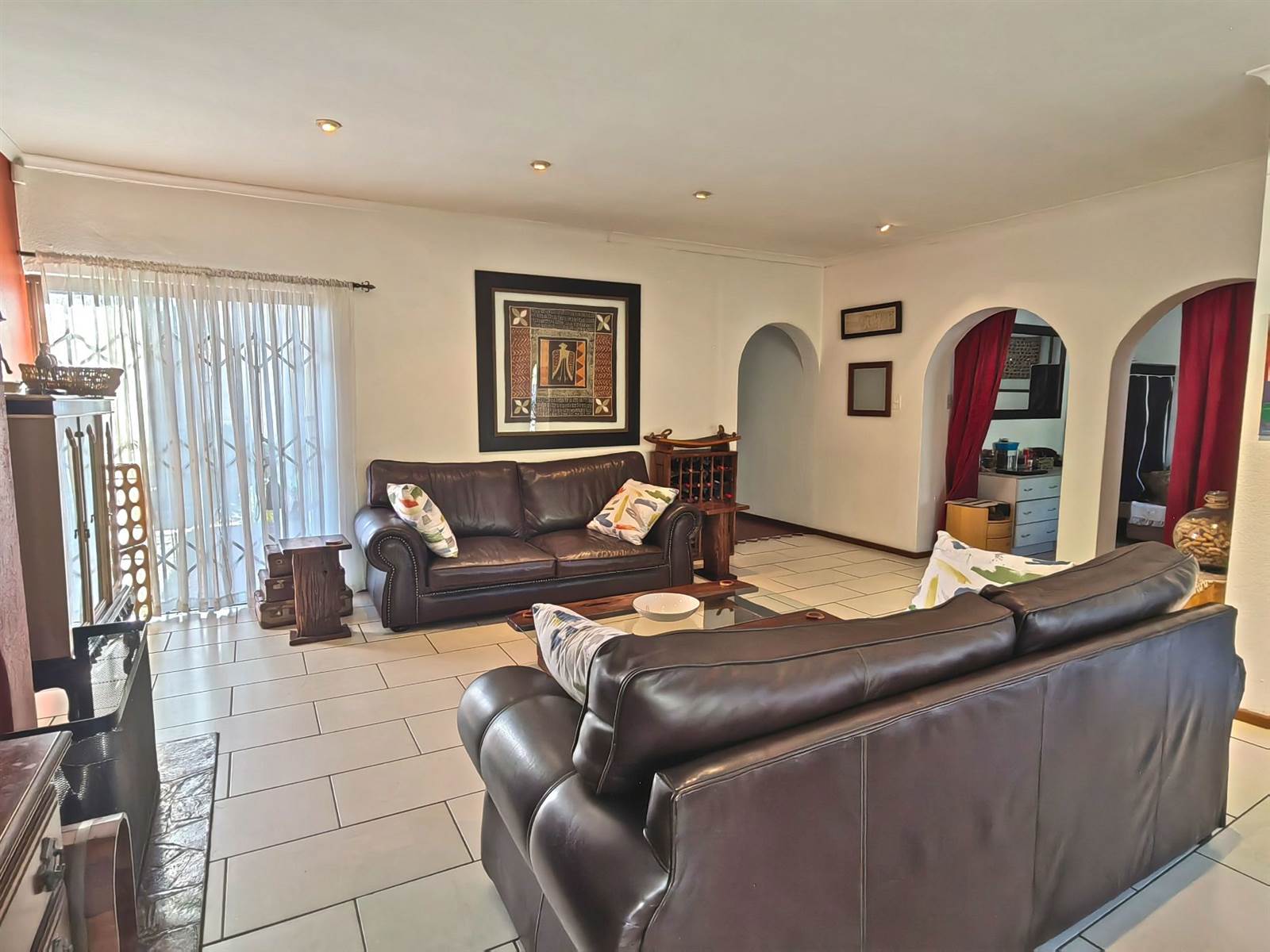 4 Bed House in Panorama photo number 6