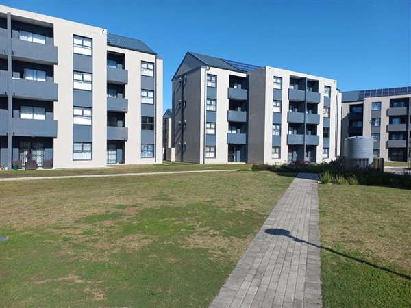 2 Bed Apartment in Parklands North