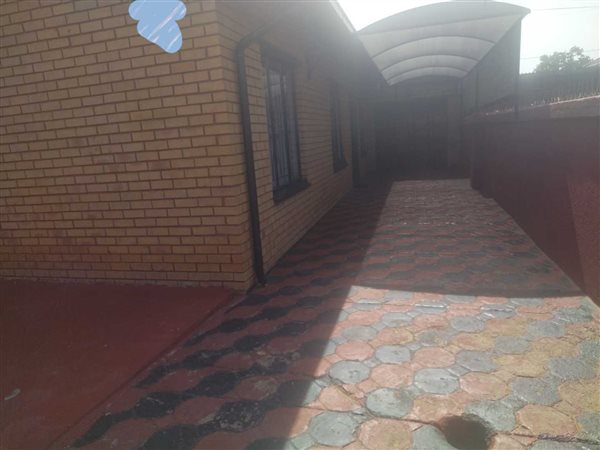 5 Bed House in Soshanguve