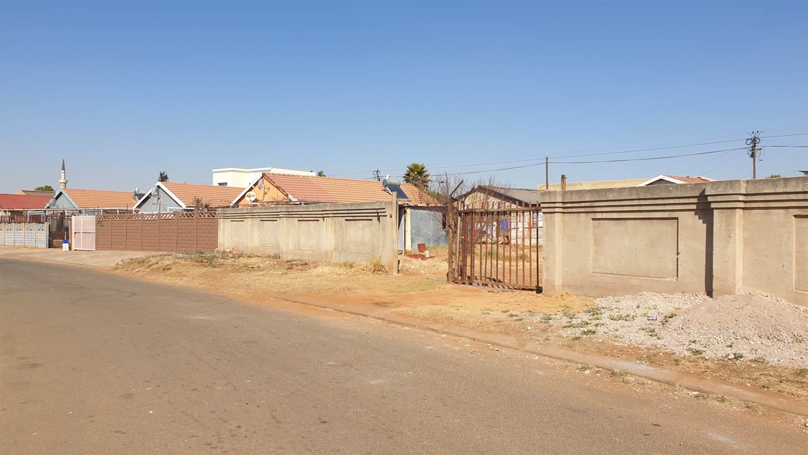 668 m² Land available in Lenasia photo number 1