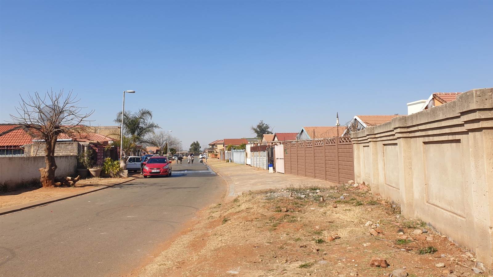 668 m² Land available in Lenasia photo number 11