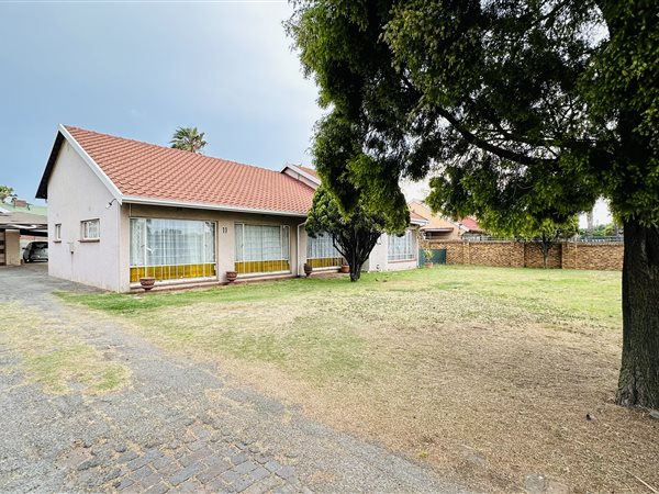 3 Bedroom House 3 Bedroom House