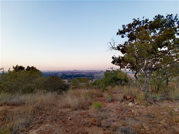 2.2 ha Land available in Waterkloof East