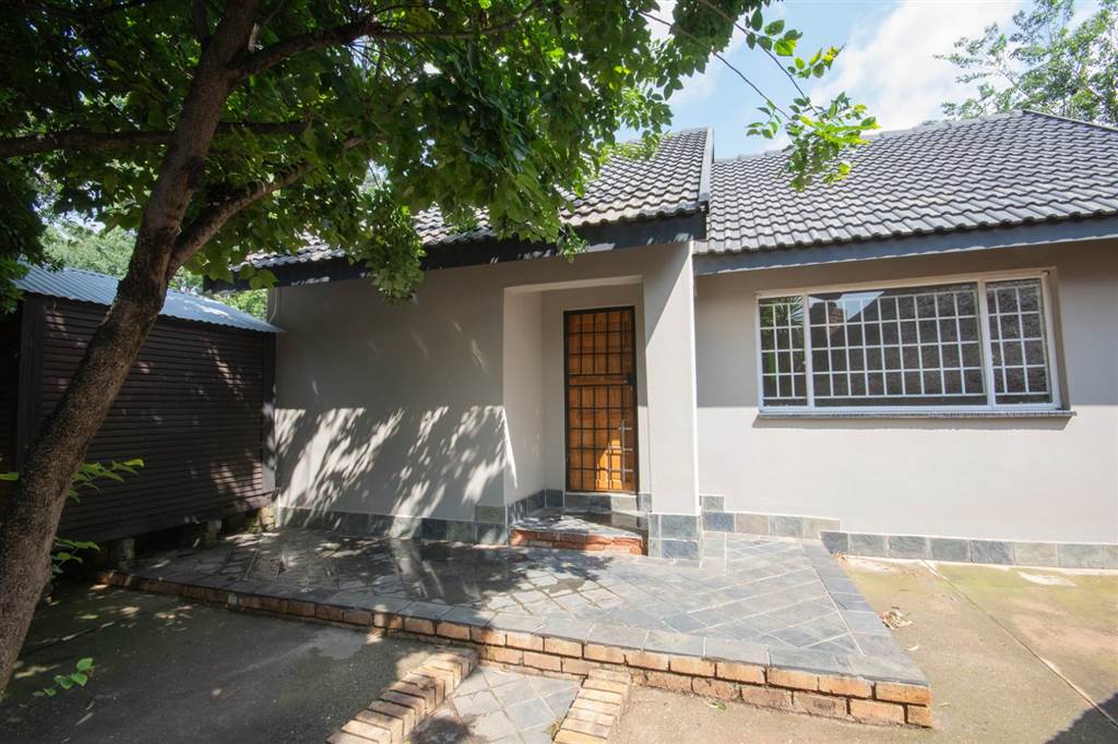 2 Bed Townhouse in Bergsig photo number 1
