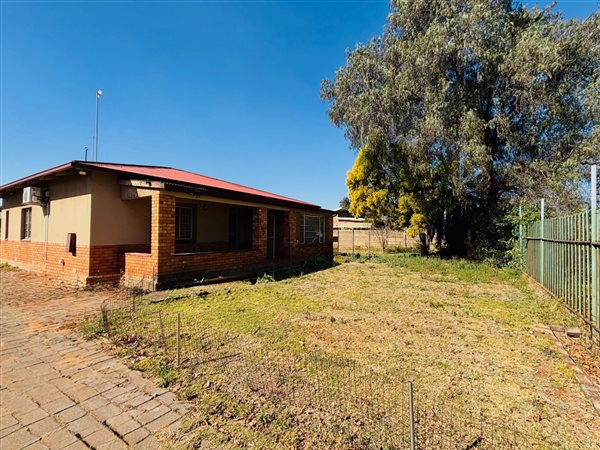 2 Bedroom House 2 Bedroom House