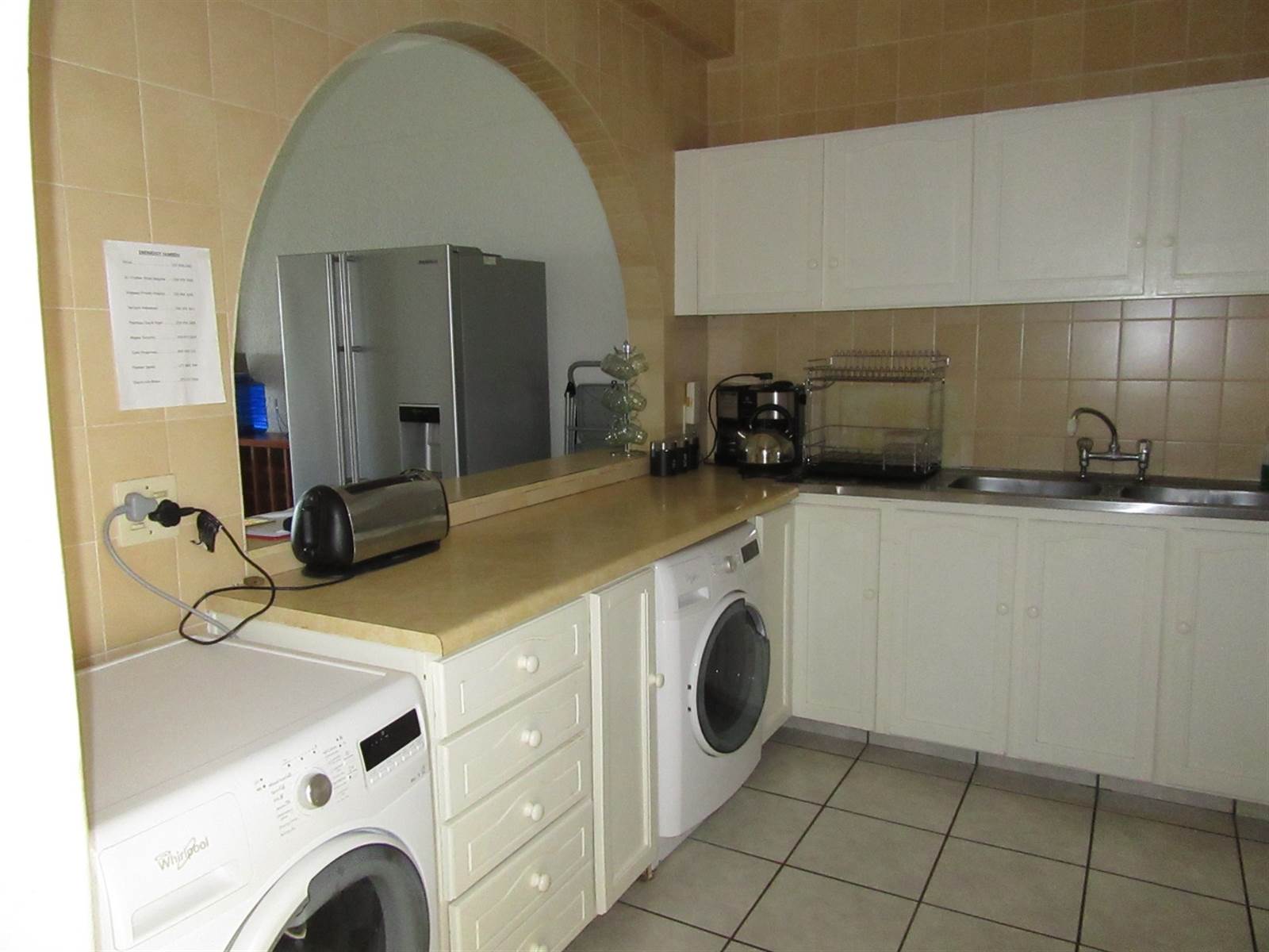 3 Bed Apartment in Scottburgh Central photo number 9