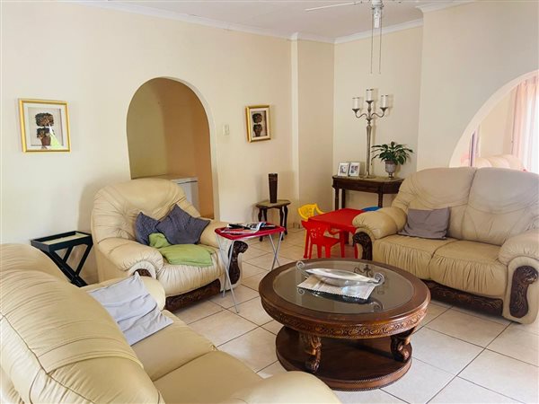 4 Bedroom House 4 Bedroom House