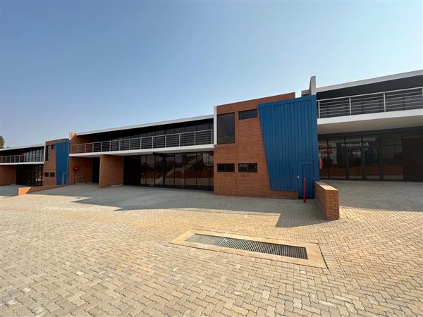 1 200  m² Industrial space