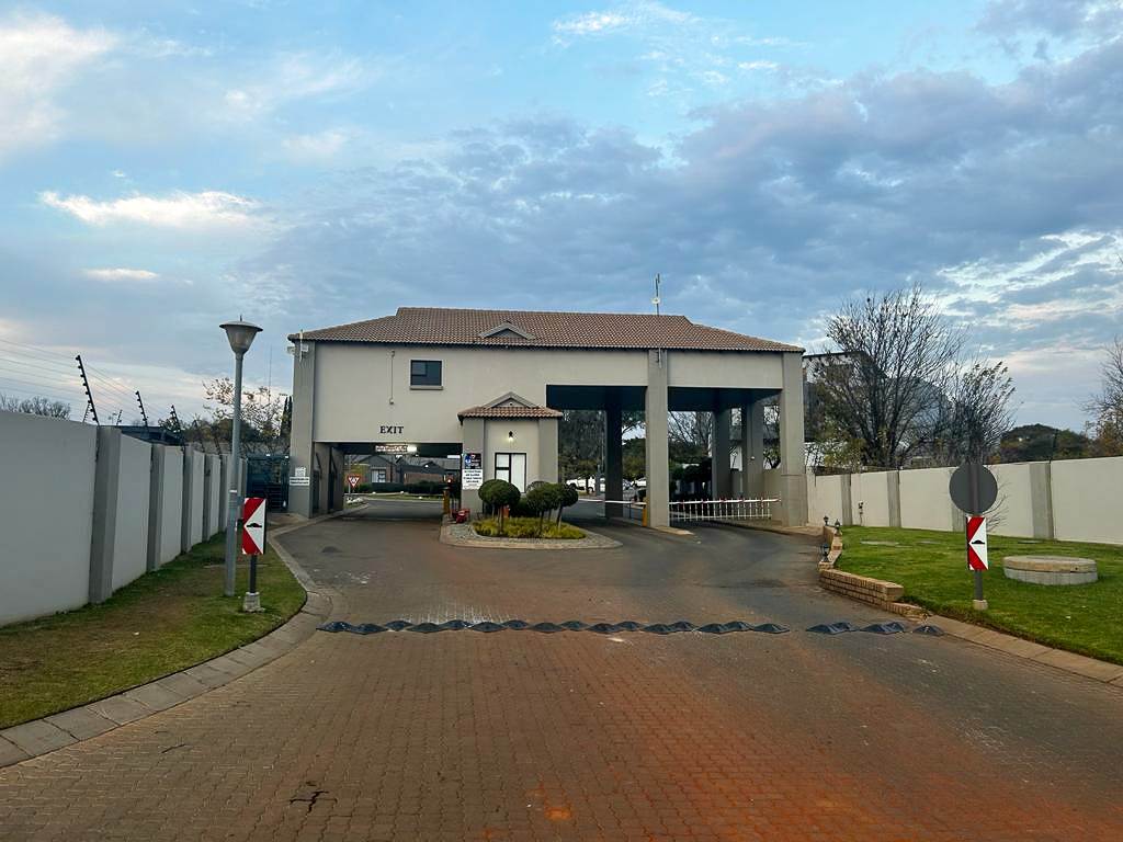 752 m² Land available in Mooivallei Park photo number 4
