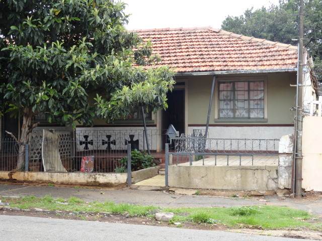 4 Bed House in Jeppestown photo number 15