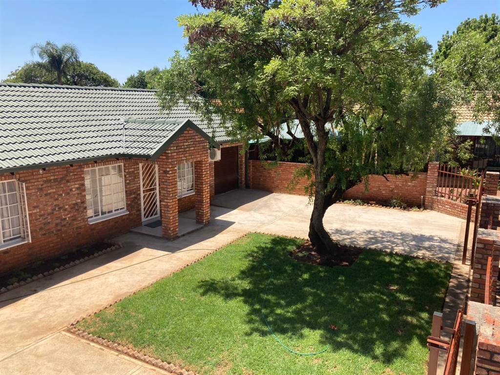 3 Bed House for sale in Geelhoutpark | T4443500 | Private Property