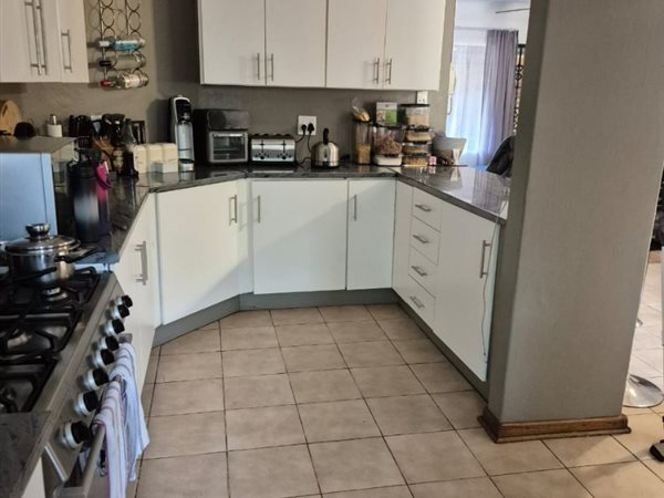 3 Bedroom Townhouse 3 Bedroom Townhouse