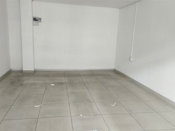 40  m² Retail Space