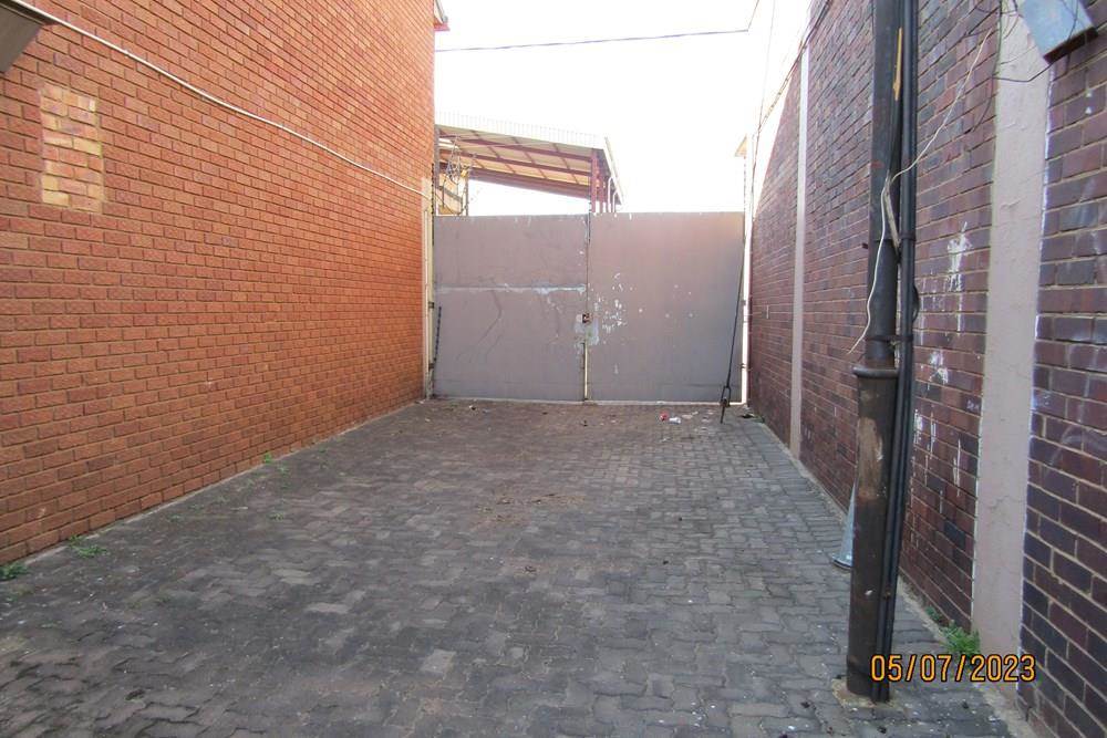 995  m² Commercial space in Turffontein photo number 14