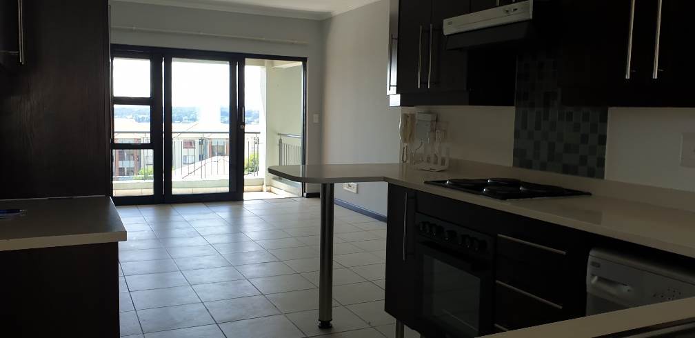 2 Bed Townhouse in Greenstone Hill photo number 2
