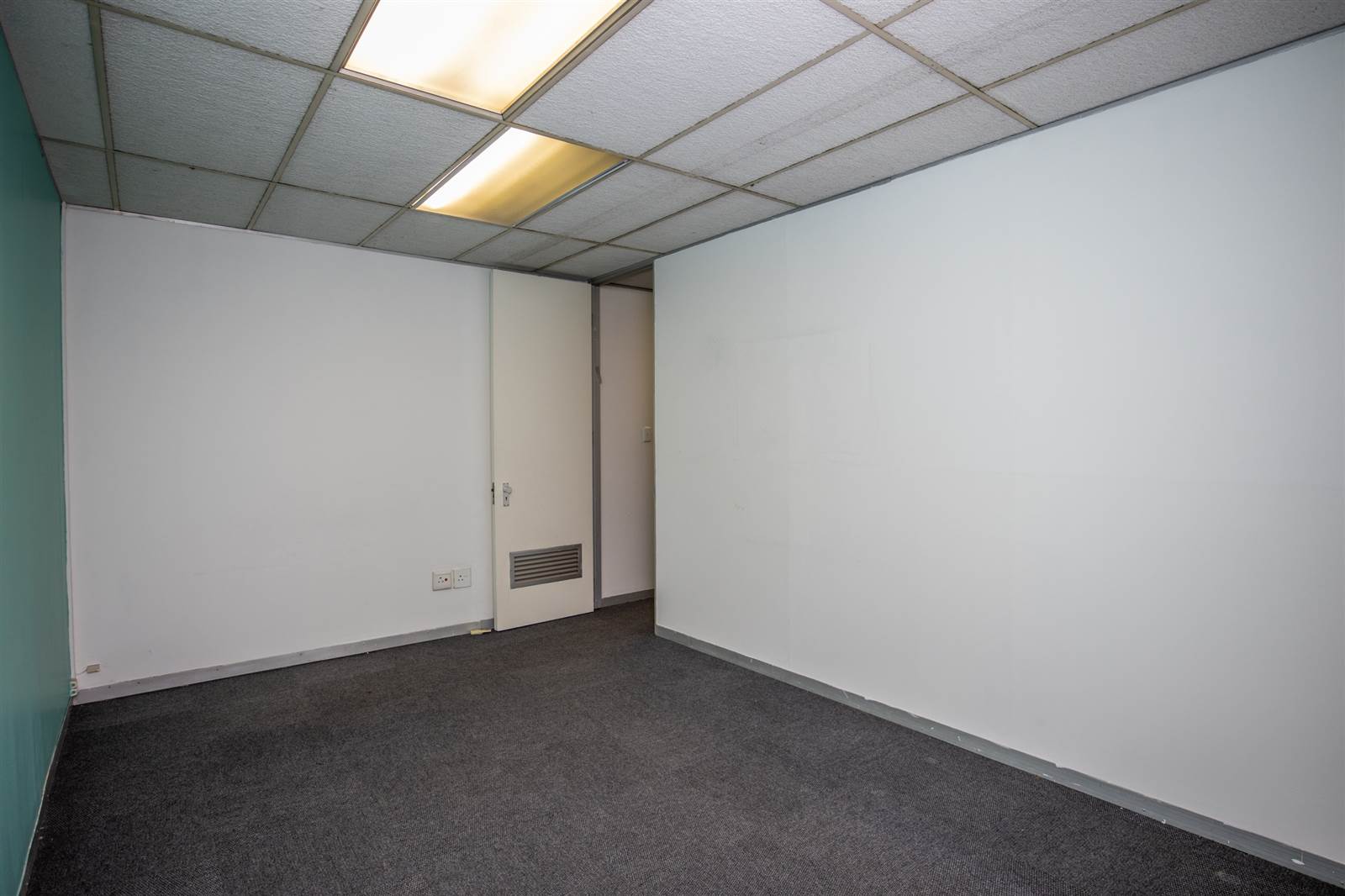 60  m² Commercial space in Lyndhurst photo number 4