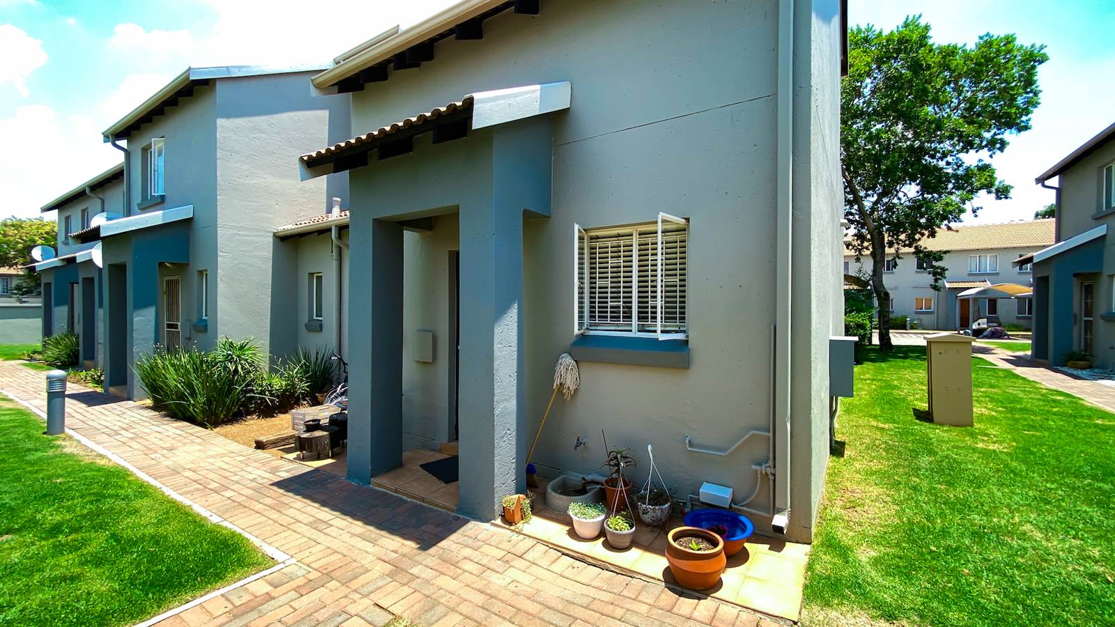 2 Bed Townhouse in Greenstone Hill photo number 25