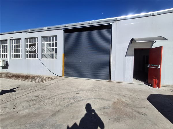 1 445  m² Industrial space