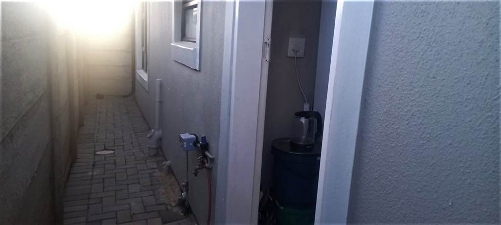 2 Bed Townhouse in Benoni CBD photo number 11