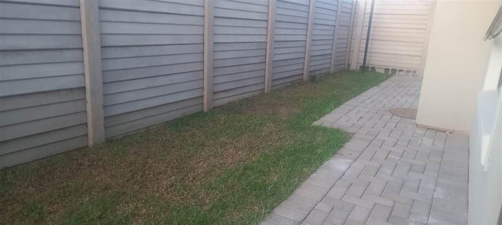 2 Bed Townhouse in Benoni CBD photo number 12