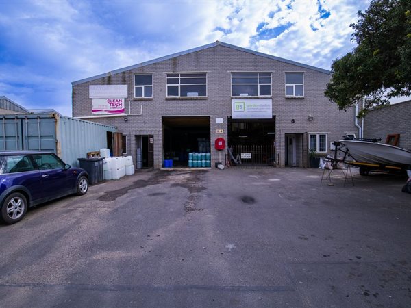 360  m² Industrial space