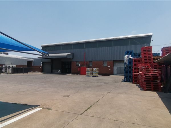 2565.39990234375  m² Industrial space in Isando