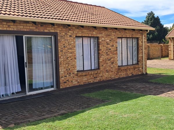 3 Bedroom Townhouse 3 Bedroom Townhouse