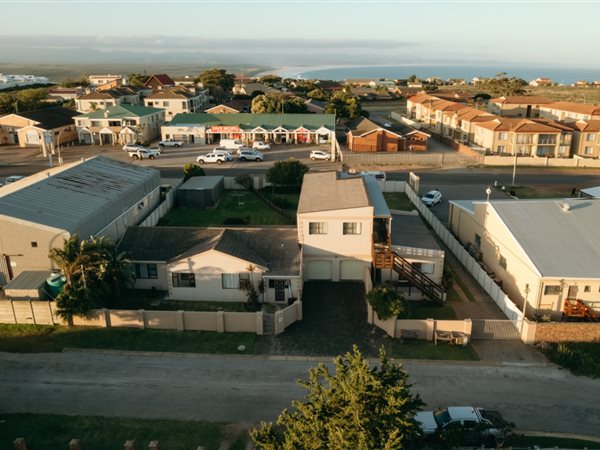 8 Bedroom House 8 Bedroom House