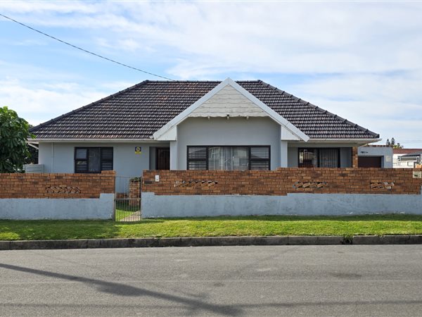 3 Bedroom House 3 Bedroom House