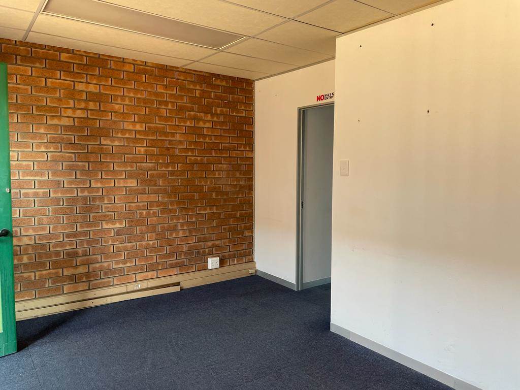 100  m² Commercial space in Noordwyk photo number 16