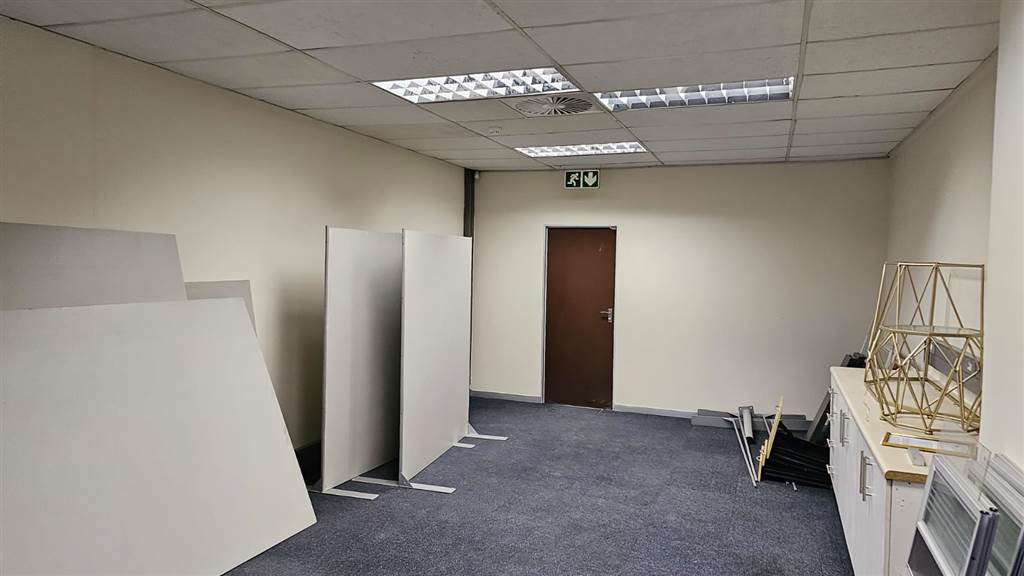 130  m² Office Space in Bedfordview photo number 5