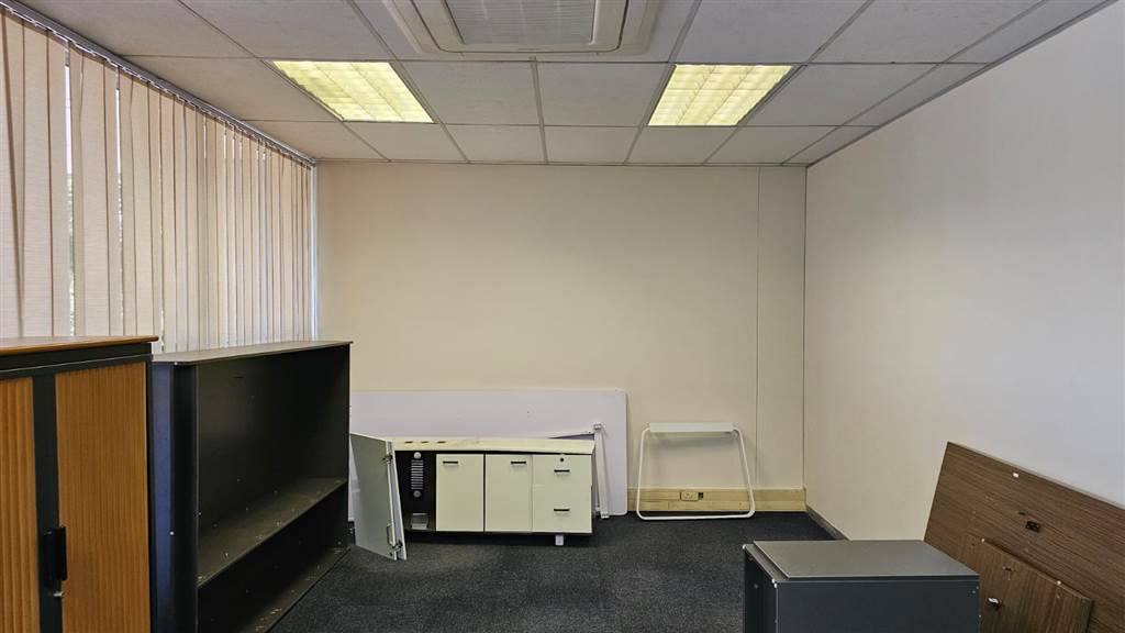 130  m² Office Space in Bedfordview photo number 8