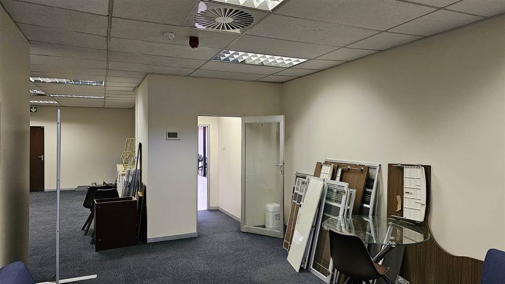 130  m² Office Space in Bedfordview photo number 9