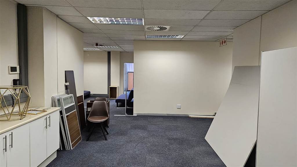130  m² Office Space in Bedfordview photo number 4
