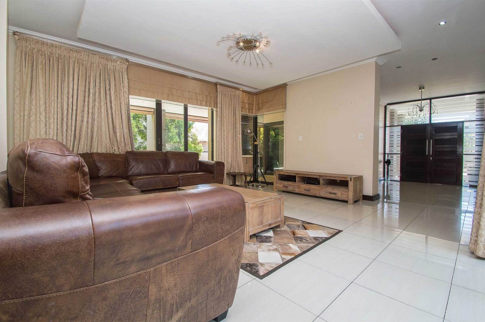 5 Bed House in Ruimsig photo number 17