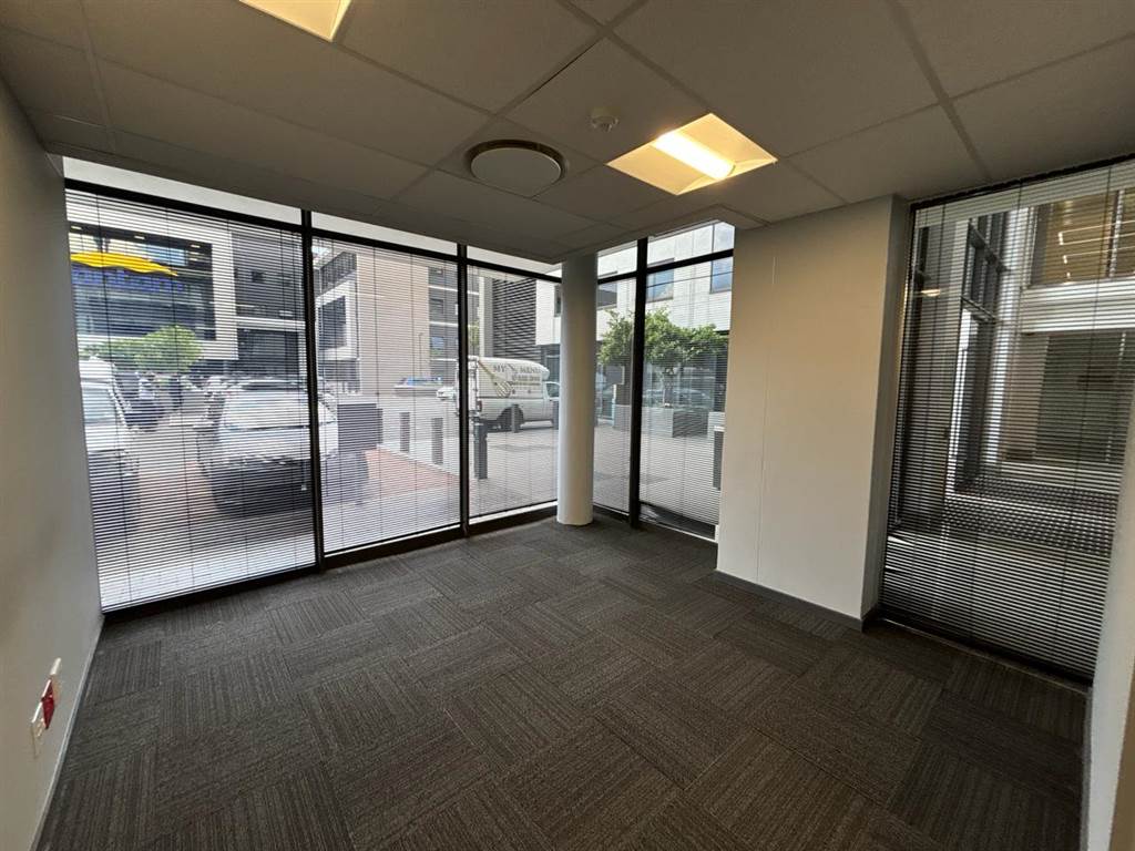 190  m² Commercial space in Parktown photo number 2