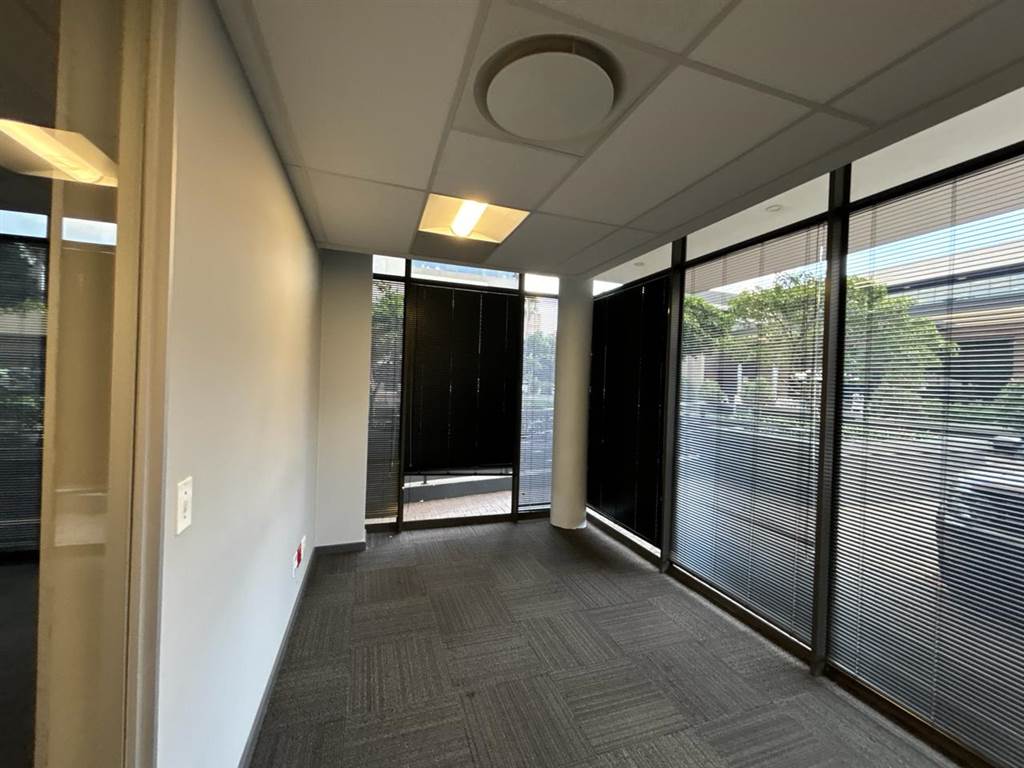 190  m² Commercial space in Parktown photo number 11