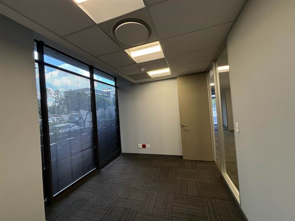 190  m² Commercial space in Parktown photo number 9