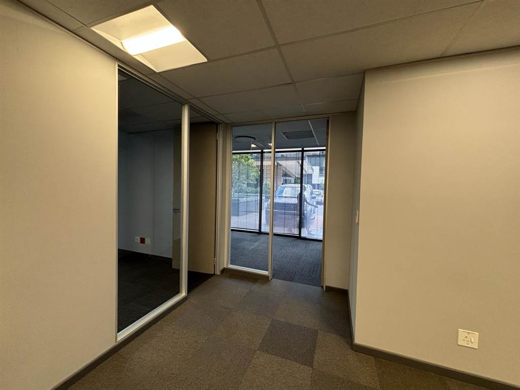 190  m² Commercial space in Parktown photo number 6