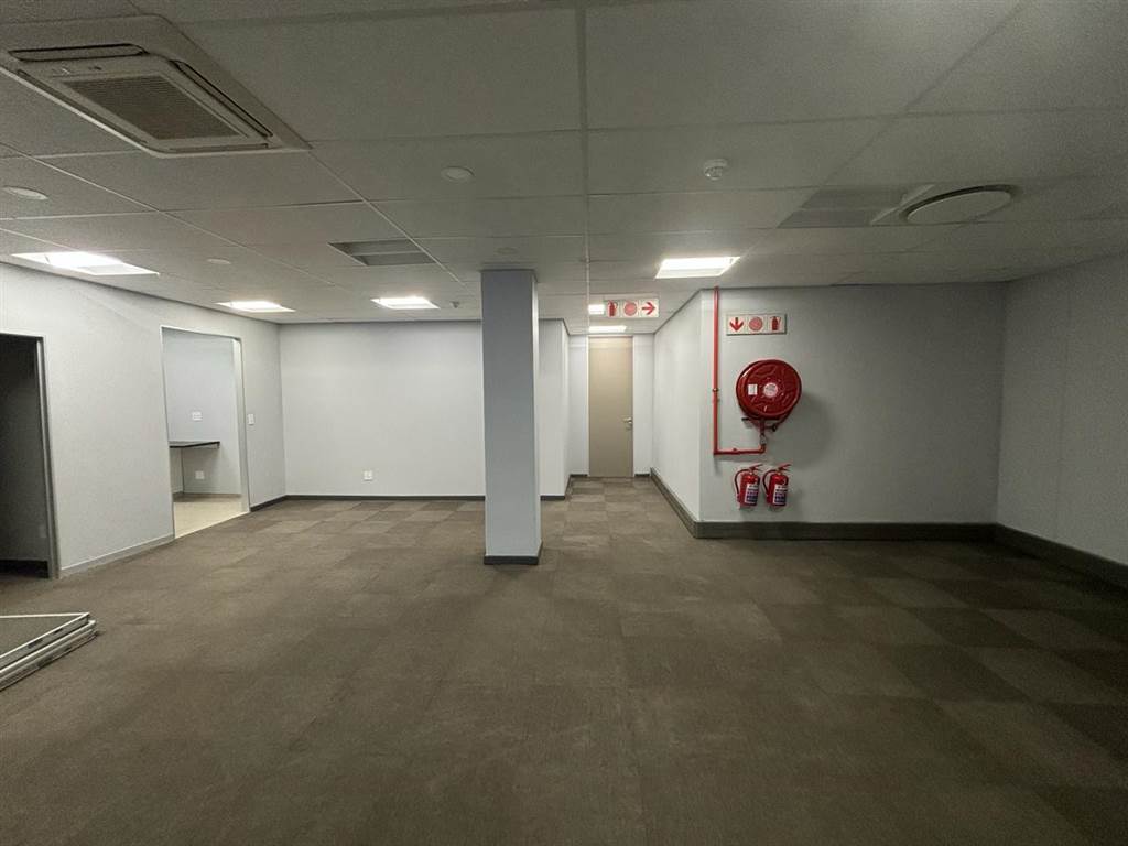190  m² Commercial space in Parktown photo number 8
