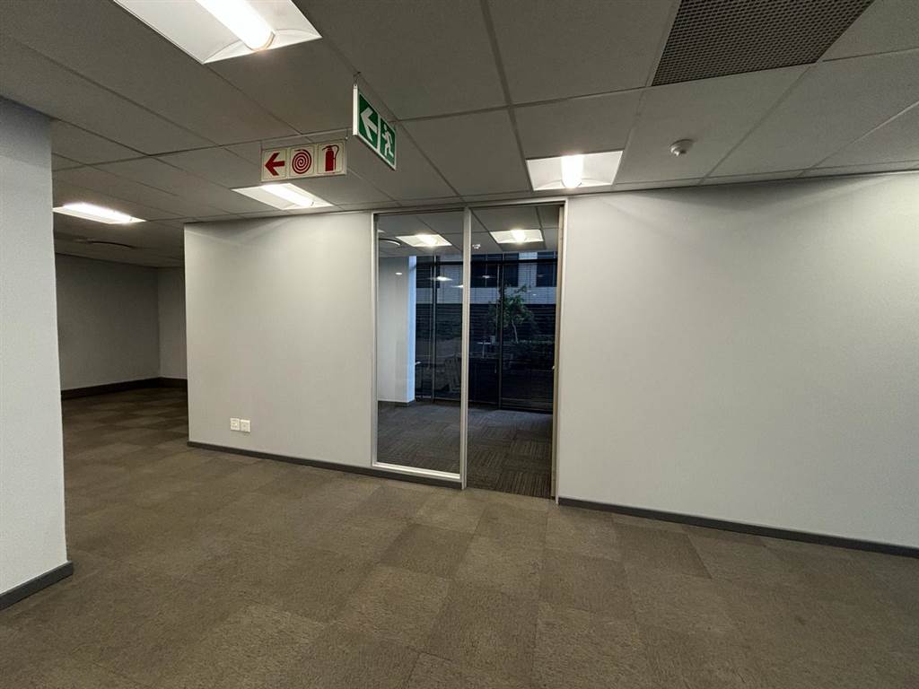 190  m² Commercial space in Parktown photo number 5