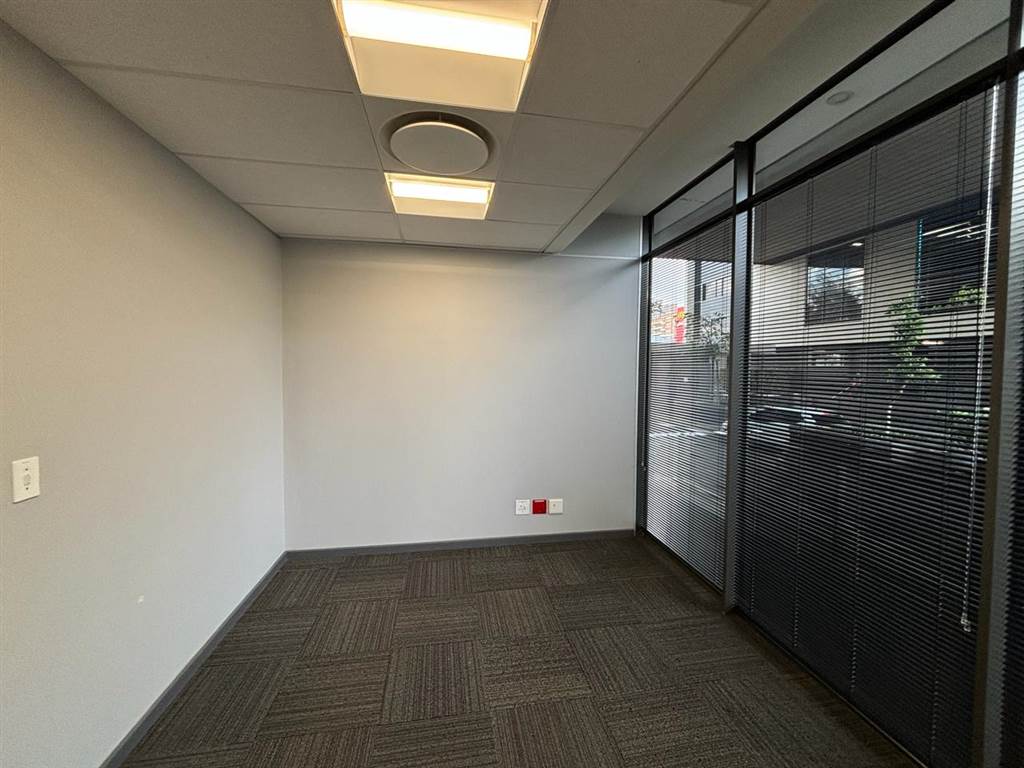 190  m² Commercial space in Parktown photo number 10