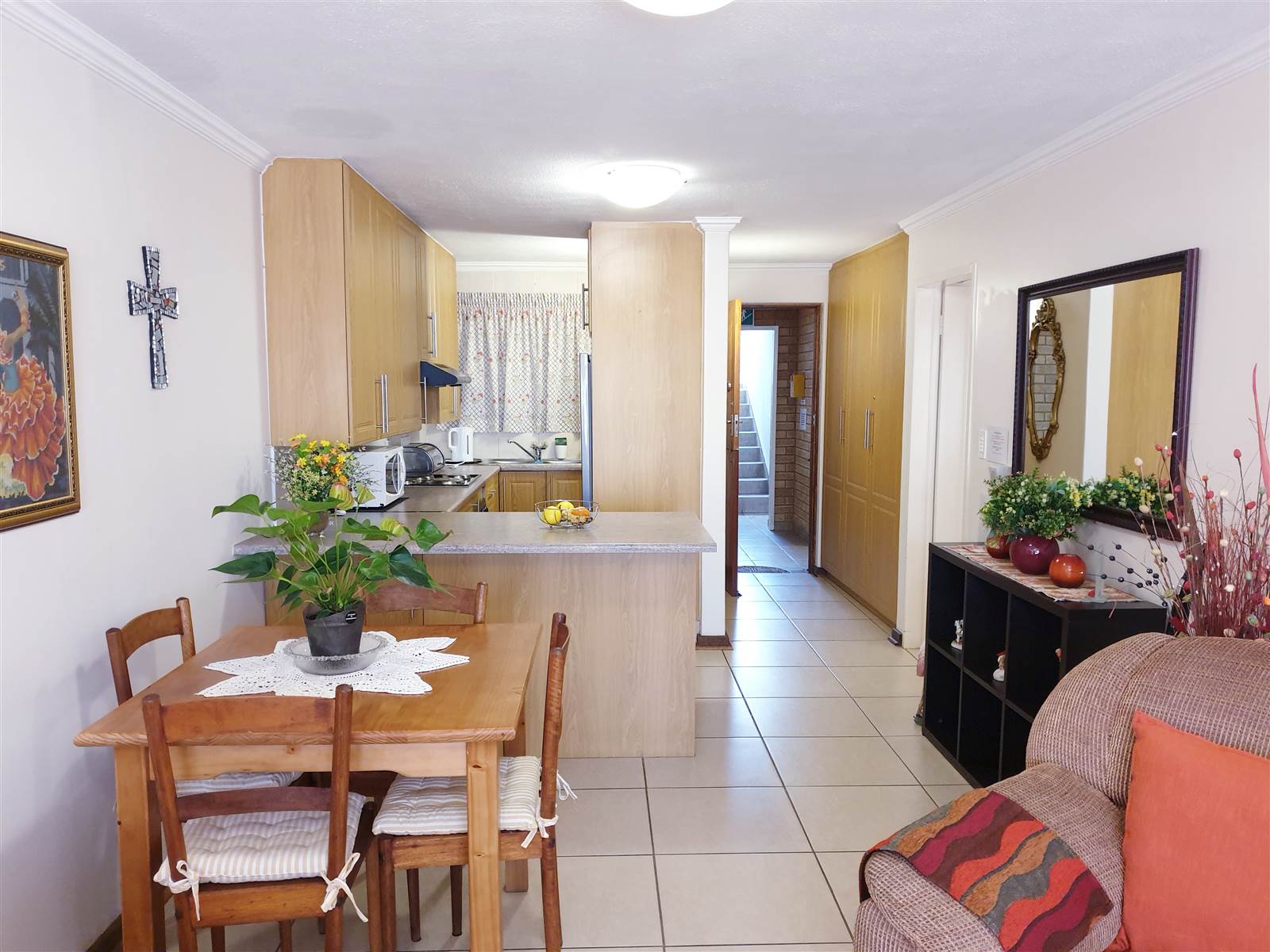 1 Bed Apartment in Garsfontein photo number 4