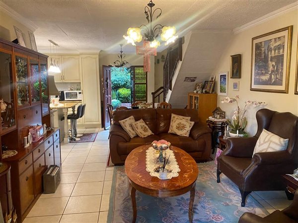 3 Bedroom Townhouse 3 Bedroom Townhouse