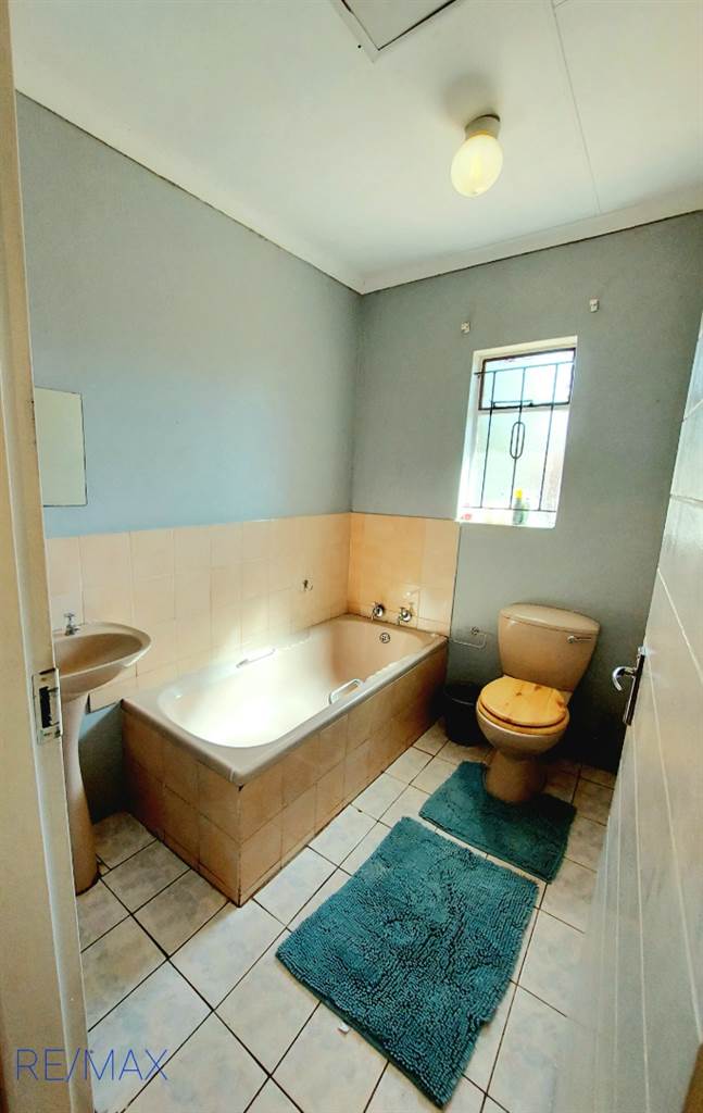 3 Bed House in Mmabatho unit 13 photo number 8
