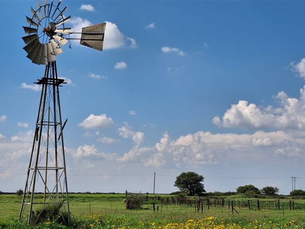 602.7 ha Farm